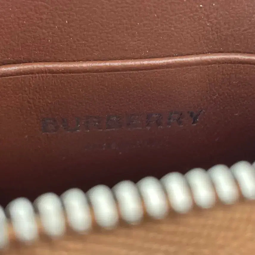 [BUNJANG] Burberry Card Holder Brown / [ 정품 ] 버버리 스트랩 지퍼 카드지갑 브라운, 최저가