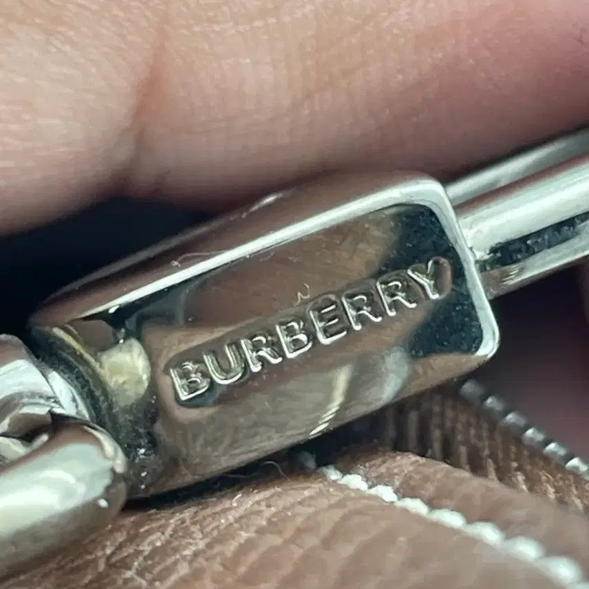 [BUNJANG] Burberry Card Holder Brown / [ 정품 ] 버버리 스트랩 지퍼 카드지갑 브라운, 최저가