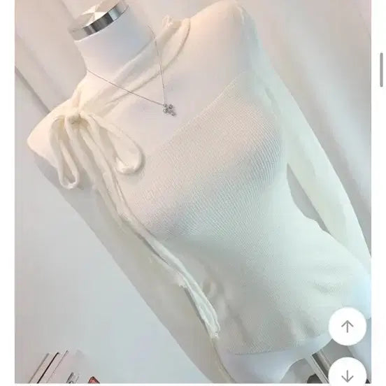 [BUNJANG] Yeri Fit Flowing Scarf Ribbon Knit Top / 새상품) 여리핏 찰랑 스카프 리본 니트