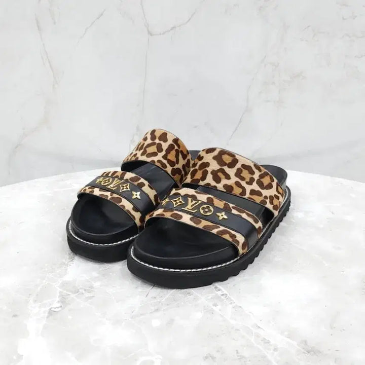 [BUNJANG] Louis Vuitton Leopard Comfort Mule Slippers / 37 / 루이비통 LV 레오파드 컴포트 뮬 슬리퍼