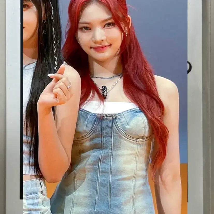 [BUNJANG] STAYC Isa Signed Polaroid Photocard / 스테이씨 아이사 싸인 폴라로이드 싸폴 폴라