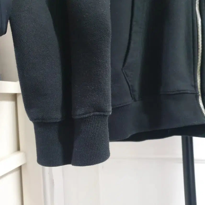 [BUNJANG] Critic Black Hoodie Zip-up / CRITIC 크리틱 후드집업 블랙 L 100