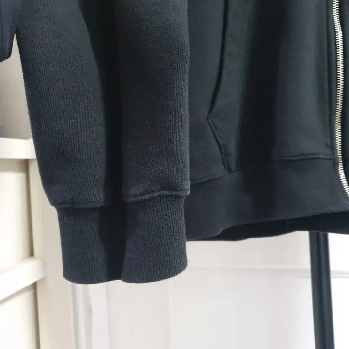 [BUNJANG] Critic Black Hoodie Zip-up / CRITIC 크리틱 후드집업 블랙 L 100