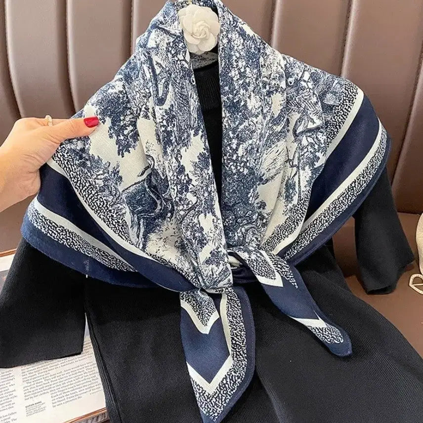 [BUNJANG] Blue and White Pattern Scarf / 청/흰색 패턴스카프(새상품)