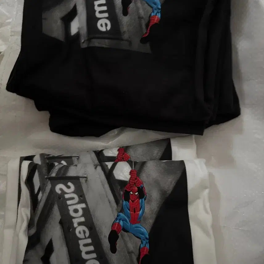 [BUNJANG] Supreme Spider-Man Tee T-Shirt - 26SS Black White L / 슈프림 x 스파이더맨 티 티셔츠 - 26SS 블랙 화이트 L