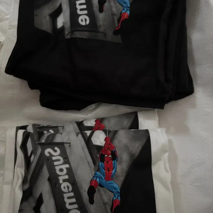 [BUNJANG] Supreme Spider-Man Tee T-Shirt - 26SS Black White L / 슈프림 x 스파이더맨 티 티셔츠 - 26SS 블랙 화이트 L