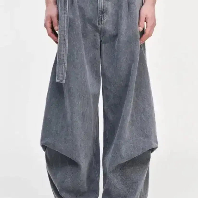 [BUNJANG] Songzio 26SS Bias Drape Denim Pants / 송지오 26ss 컬렉션 바이어스 드레이프 데님 판매합니다.