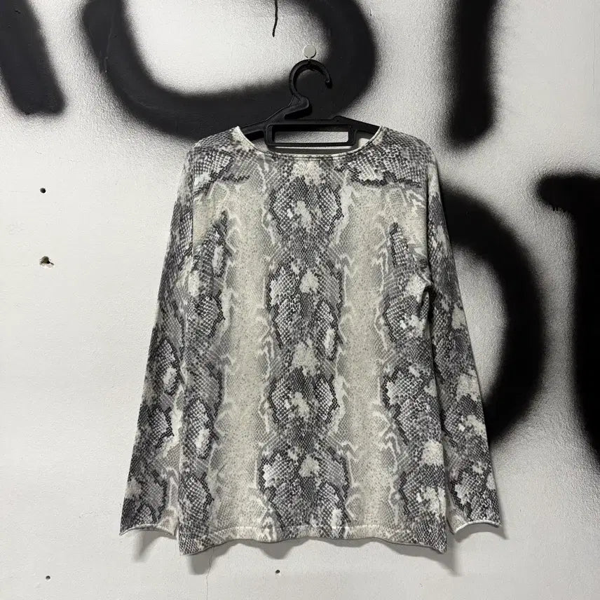 [BUNJANG] Vintage Gray Python Pattern Long Sleeve / VTG 빈티지 그레이 파에톤 애니멀 패턴 롱슬리브