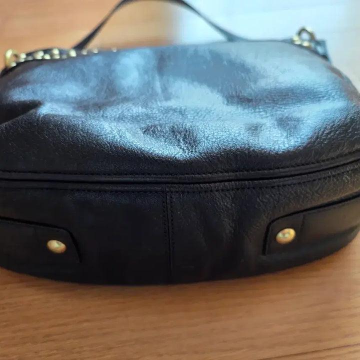 [BUNJANG] Coach Black Studded Shoulder Bag with Crossbody Strap / 코치 블랙 스터드 숄더백 (크로스끈 포함)