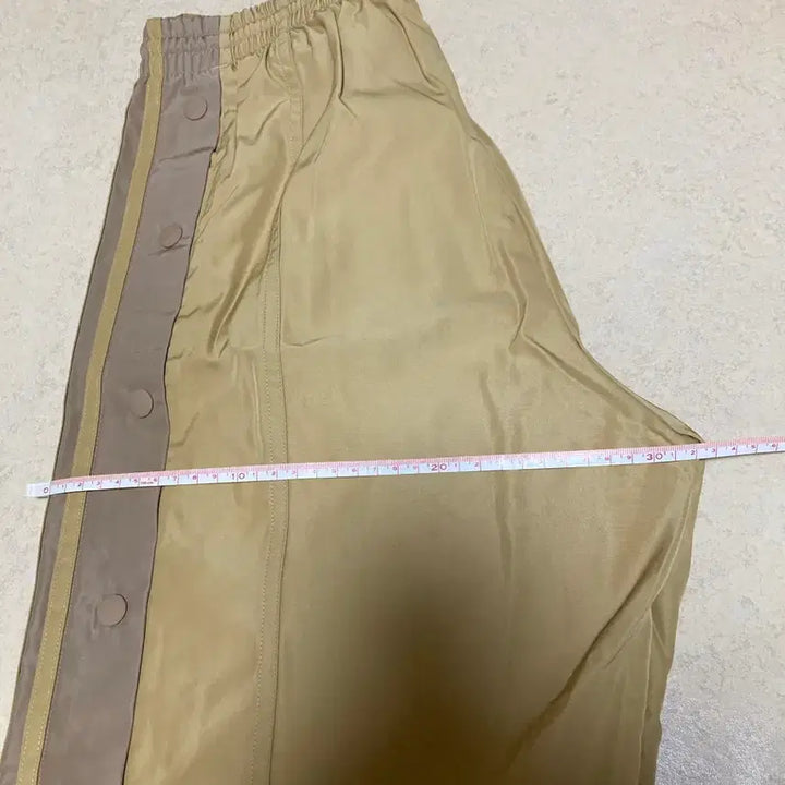 [BUNJANG] Adidas x Midwest Kids Track Pants (M) / 아디다스X미드웨스트키즈 트랙팬츠 된장(M 새제품)