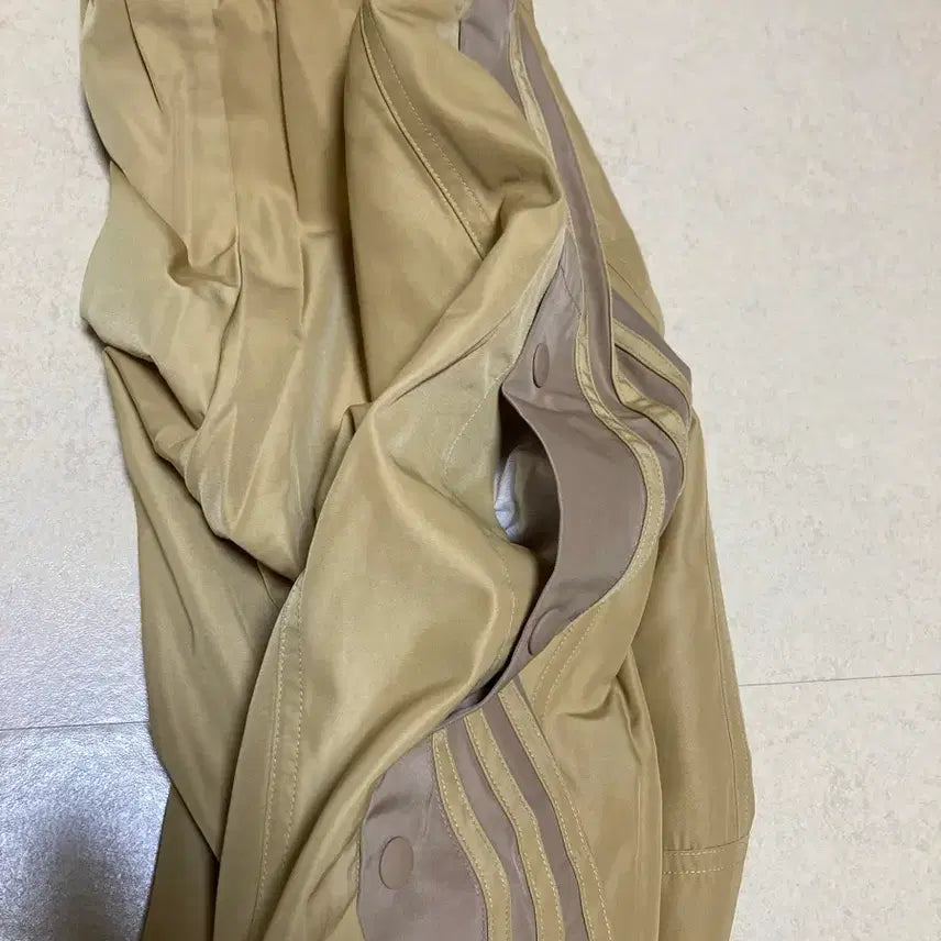[BUNJANG] Adidas x Midwest Kids Track Pants (M) / 아디다스X미드웨스트키즈 트랙팬츠 된장(M 새제품)