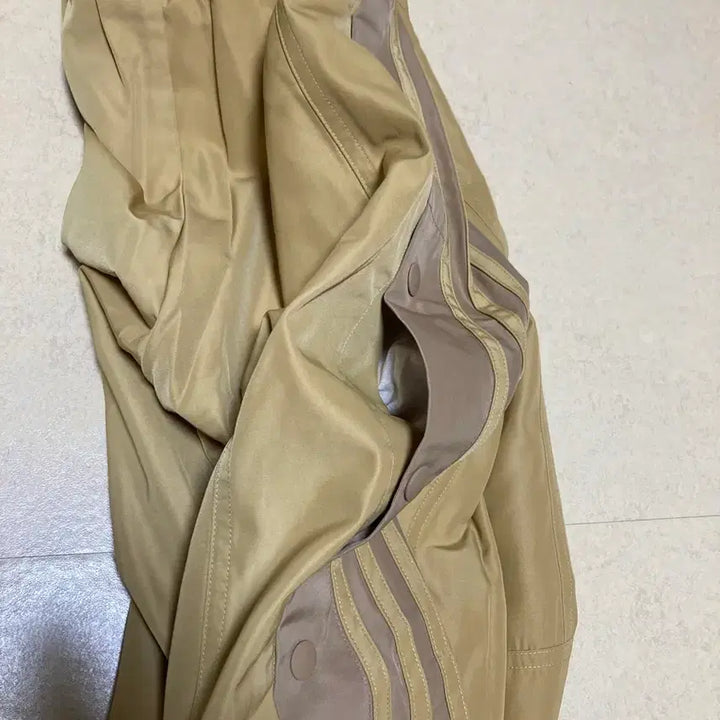 [BUNJANG] Adidas x Midwest Kids Track Pants (M) / 아디다스X미드웨스트키즈 트랙팬츠 된장(M 새제품)