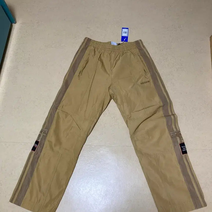[BUNJANG] Adidas x Midwest Kids Track Pants (M) / 아디다스X미드웨스트키즈 트랙팬츠 된장(M 새제품)
