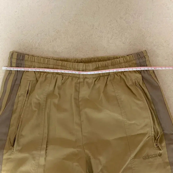 [BUNJANG] Adidas x Midwest Kids Track Pants (M) / 아디다스X미드웨스트키즈 트랙팬츠 된장(M 새제품)