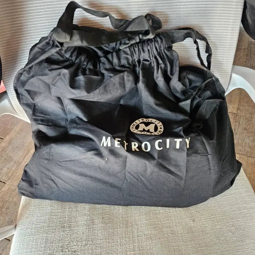 [BUNJANG] Metrossity Black Leather Tote Bag / Metrossity 메트로시티 블랙 가죽 토트백