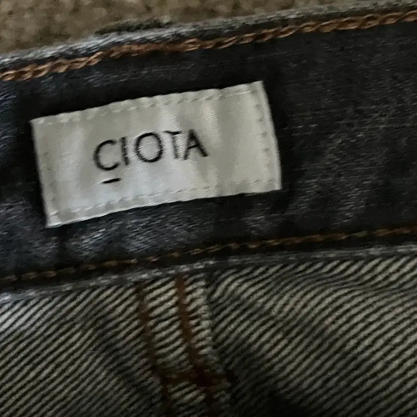 [BUNJANG] CIOTA Straight Denim Jeans (Medium Gray) / 시오타 CIOTA - 스트레이트 데님  (Medium Gray)