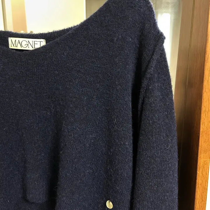[BUNJANG] MAGNATE Archive Alpaca V-Neck Knit Sweater / 마그넷 아카이브 알파카 브이넥 니트
