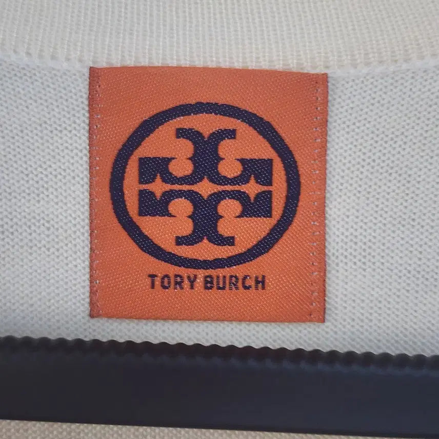 [BUNJANG] Tory Burch Ivory Gold Button Cardigan / 토리버치 아이보리 금장 버튼 가디건