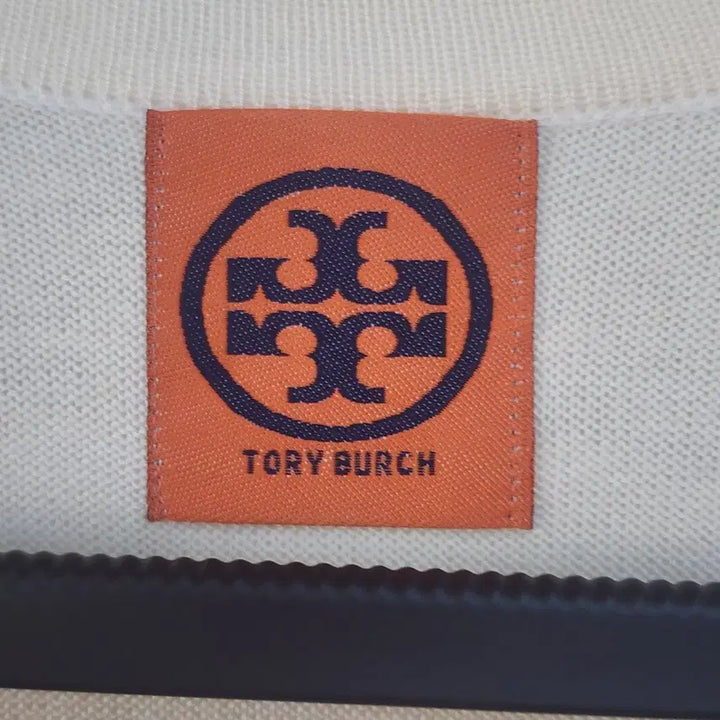 [BUNJANG] Tory Burch Ivory Gold Button Cardigan / 토리버치 아이보리 금장 버튼 가디건