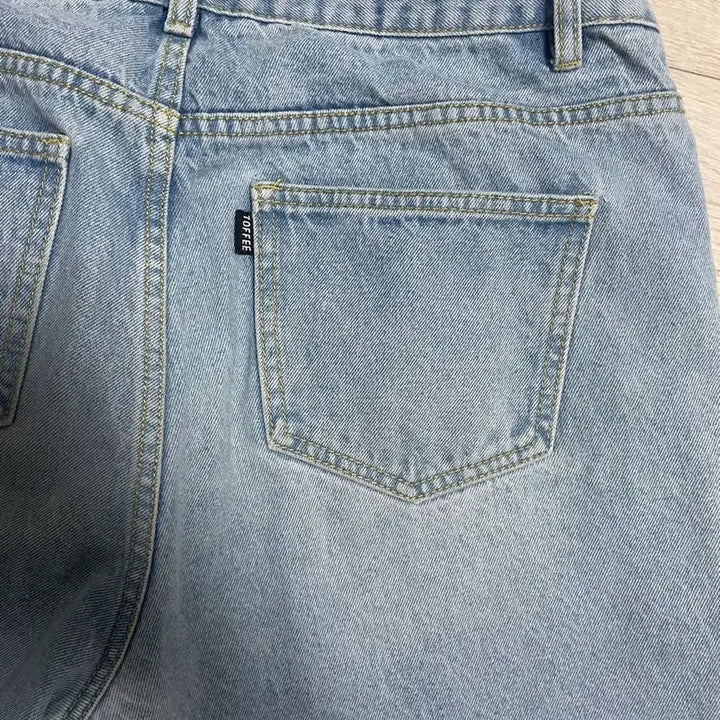 [SOLD OUT] 토피 데님 팬츠