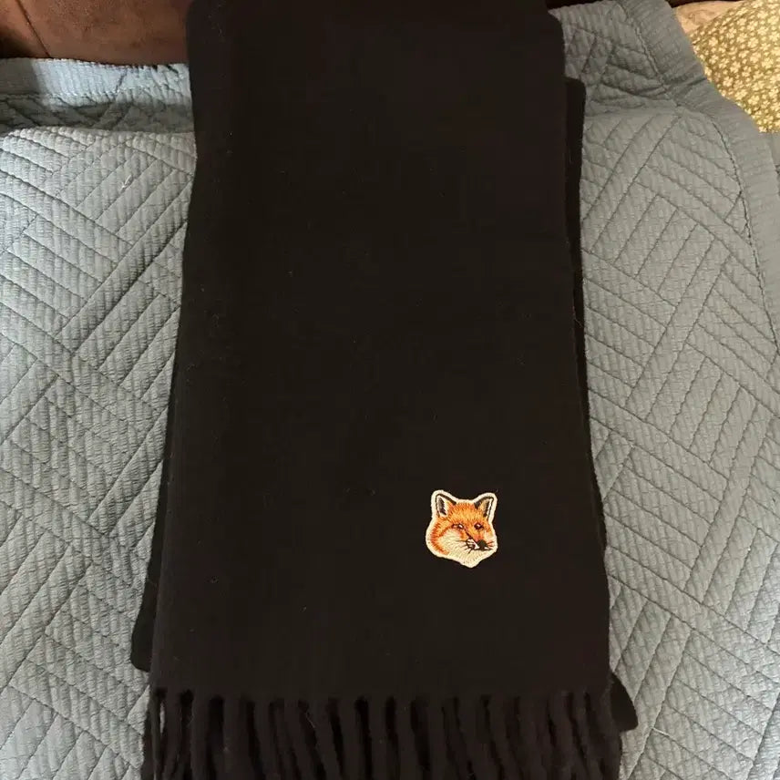 [BUNJANG] Maison Kitsune Fox Head Black Muffler / 메종키츠네 폭스헤드 블랙 머플러