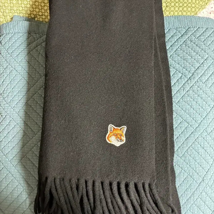[BUNJANG] Maison Kitsune Fox Head Black Muffler / 메종키츠네 폭스헤드 블랙 머플러