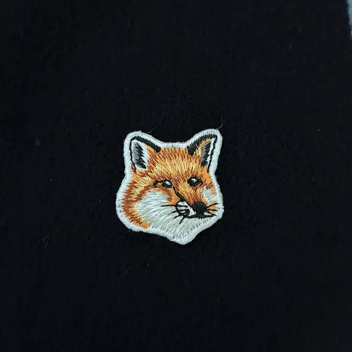 [BUNJANG] Maison Kitsune Fox Head Black Muffler / 메종키츠네 폭스헤드 블랙 머플러