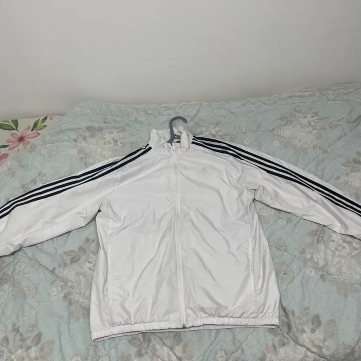 [BUNJANG] Adidas White Windbreaker Jacket / 아디다스 흰색 바람막이