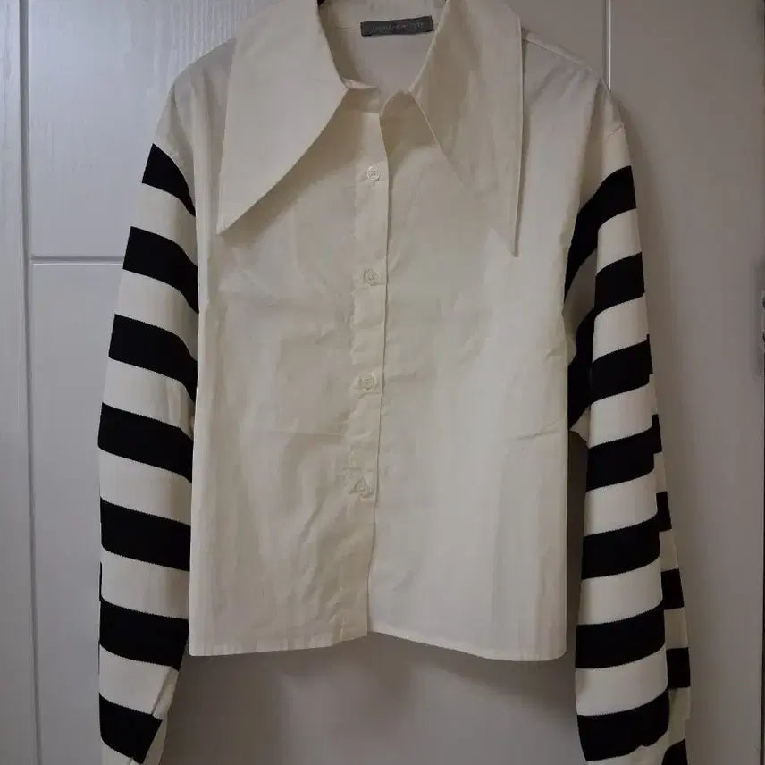 [SOLD OUT] LAMIE&amp;MECOE 스트라이프 레이어드 셔츠
