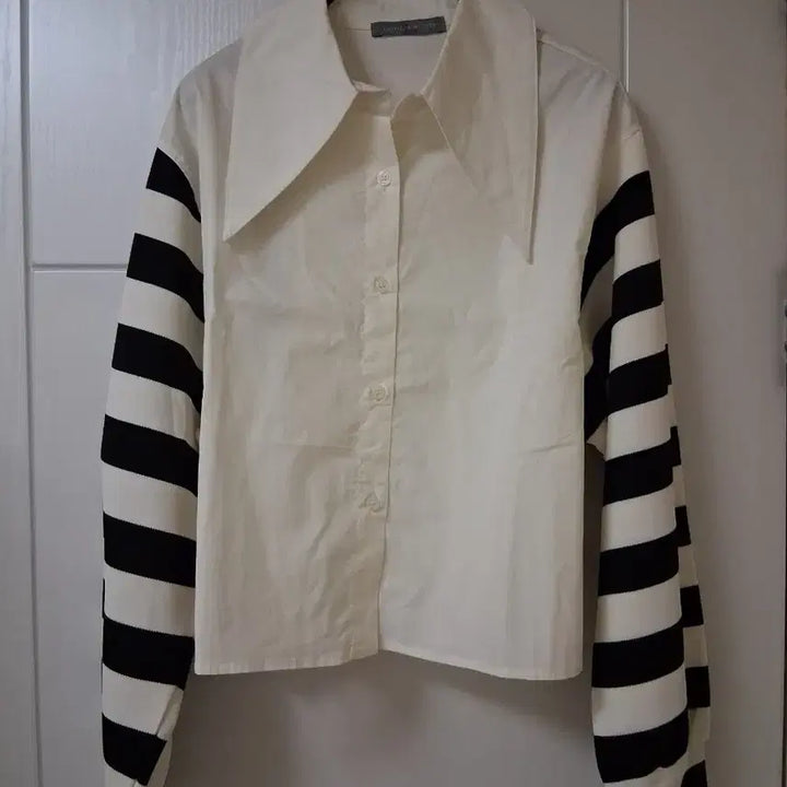 [SOLD OUT] LAMIE&amp;MECOE 스트라이프 레이어드 셔츠