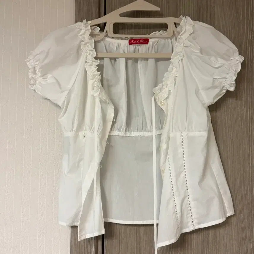 [BUNJANG] Sso Dingki Bread Thea Blouse / 쏘딩키브레드 thea 블라우스