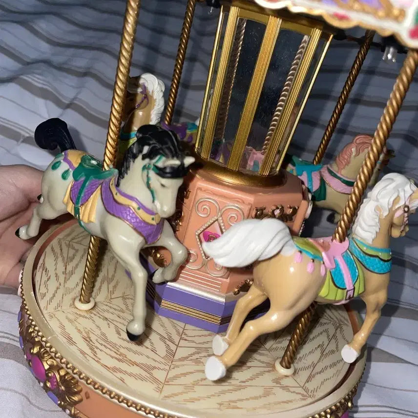 [BUNJANG] Barbie Holiday Go-Round Carousel Music Box (1998) / 빈티지 바비 홀리데이 메리고라운드 회전목마 오르골 (1998년도 제품)