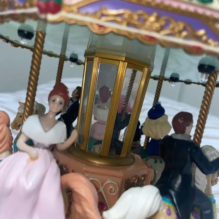 [BUNJANG] Barbie Holiday Go-Round Carousel Music Box (1998) / 빈티지 바비 홀리데이 메리고라운드 회전목마 오르골 (1998년도 제품)