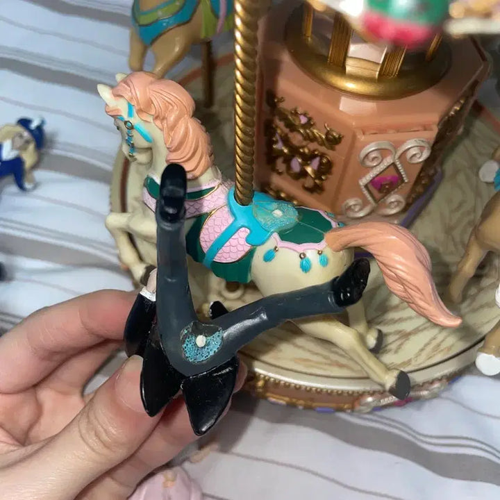 [BUNJANG] Barbie Holiday Go-Round Carousel Music Box (1998) / 빈티지 바비 홀리데이 메리고라운드 회전목마 오르골 (1998년도 제품)