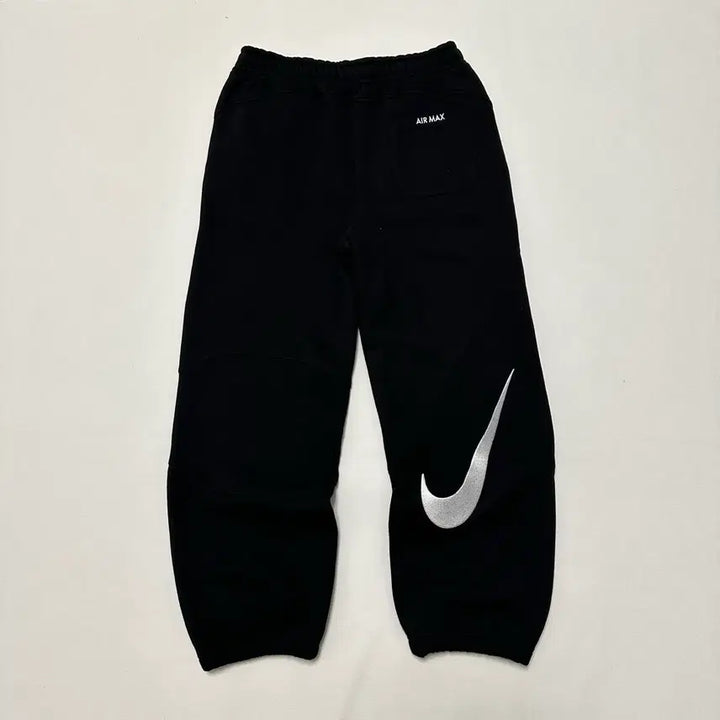 [BUNJANG] Supreme Nike Embroidered Logo Air Max Jogger Pants / 슈프림 나이키 자수로고 에어맥스 조거 팬츠 면바지 기모 블랙 색상
