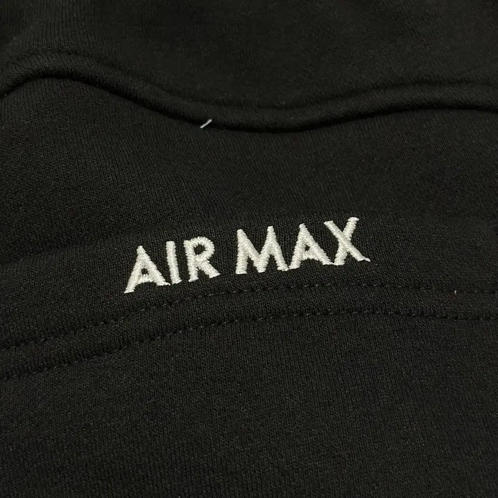 [BUNJANG] Supreme Nike Embroidered Logo Air Max Jogger Pants / 슈프림 나이키 자수로고 에어맥스 조거 팬츠 면바지 기모 블랙 색상