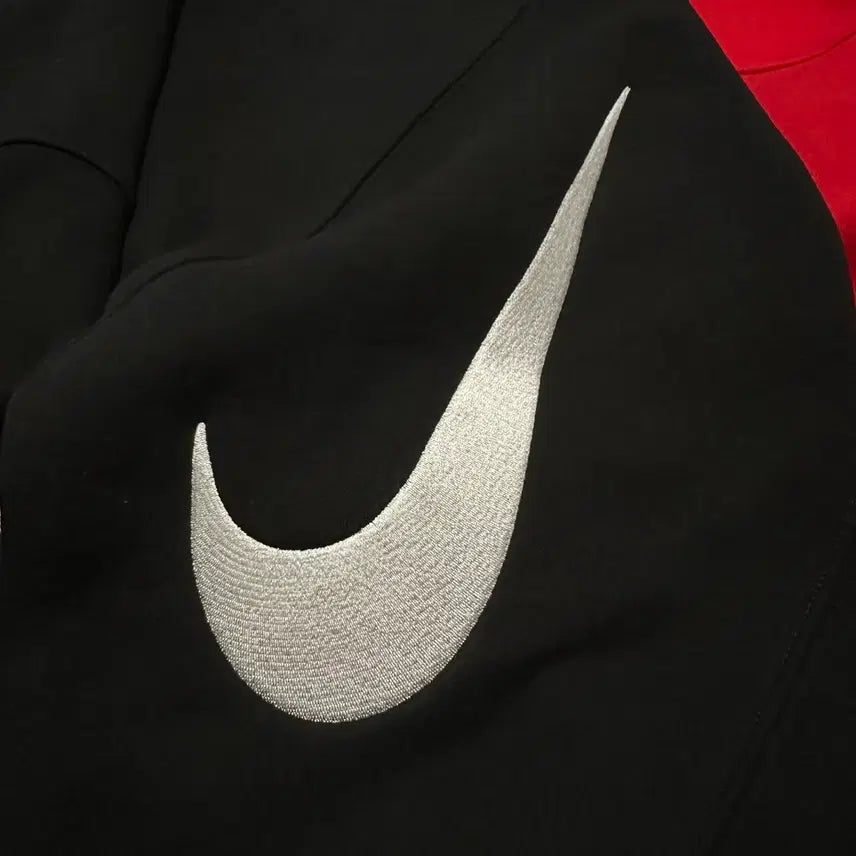 [BUNJANG] Supreme Nike Embroidered Logo Air Max Jogger Pants / 슈프림 나이키 자수로고 에어맥스 조거 팬츠 면바지 기모 블랙 색상
