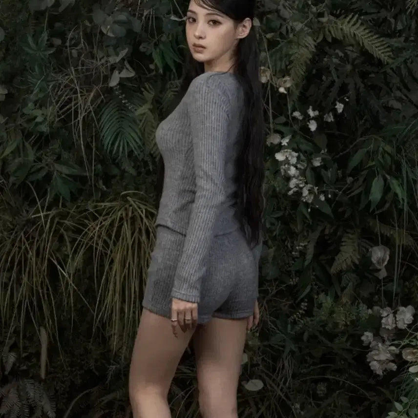 [BUNJANG] Khaki Point Button T-Shirt and Mini Shorts Set / 카키포인트 버튼 티셔츠 쇼츠 set 셋업