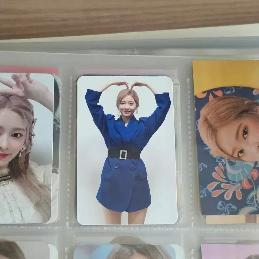 [BUNJANG] Kim Minju BLOOM*IZ Photocard / 김민주 블룸아이즈 포토카드