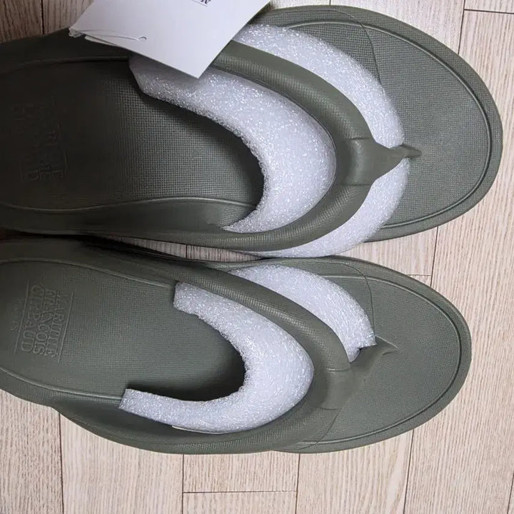 [BUNJANG] Marithe Francois Girbaud Thong Slippers - Khaki / 마리떼 프랑소와 저버 쪼리 슬리퍼 카키 270-285