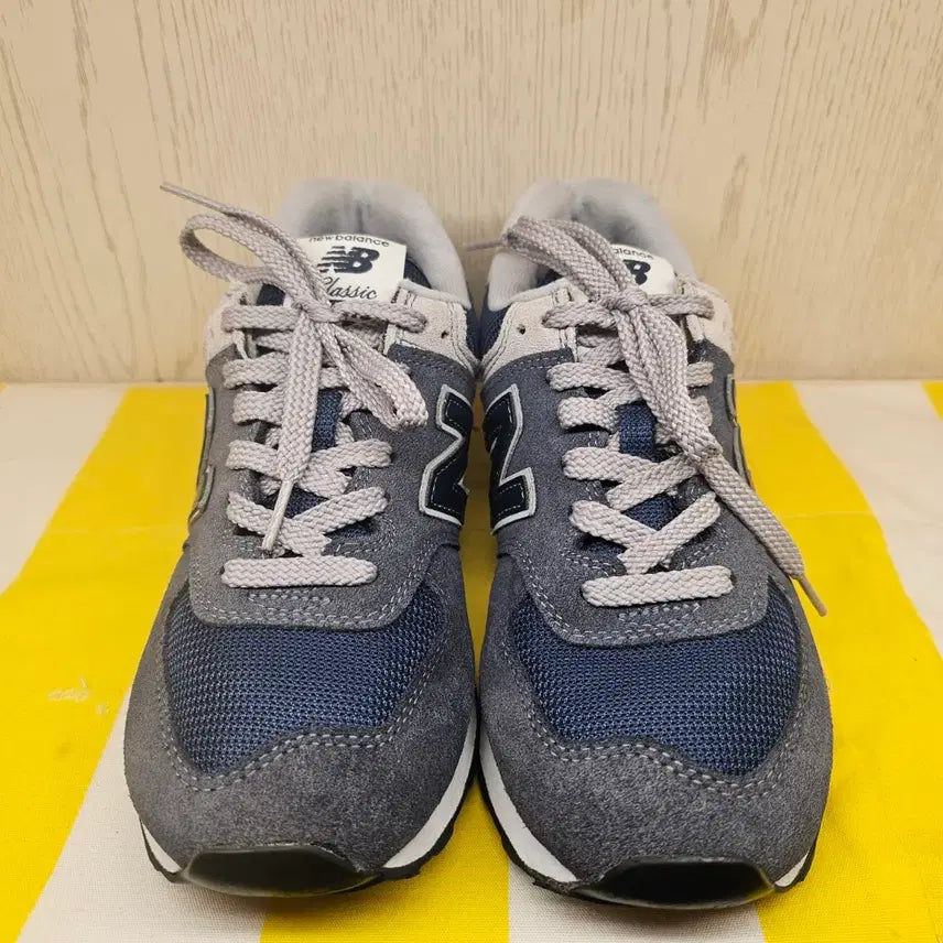 [BUNJANG] New Balance Classic Sneakers (245mm) / 사이즈 245mm / 뉴발란스(New Balance)의 클래식 스니커즈