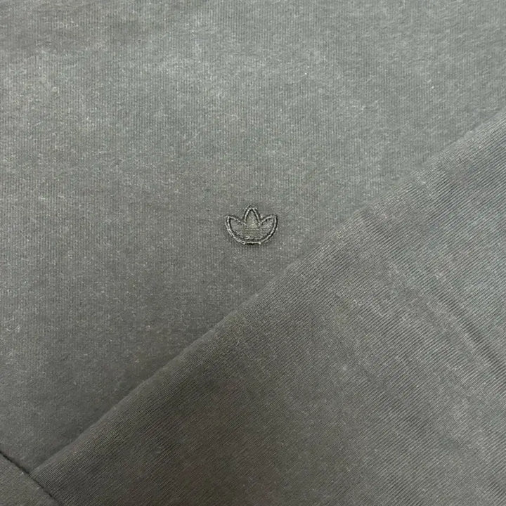 [BUNJANG] Adidas Faded Black Sweatshirt L / 아디다스 스웻셔츠 (페이디드 블랙, L)