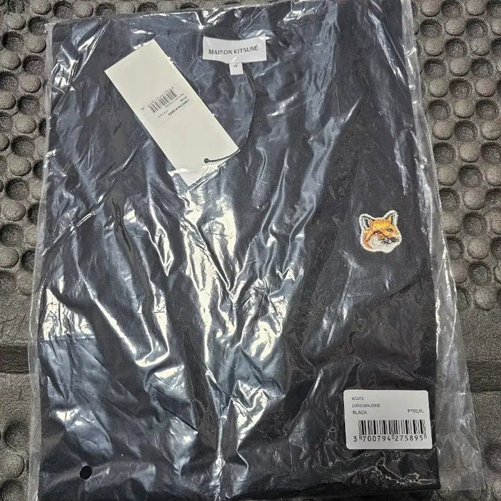 [SOLD OUT] 메종키츠네 폭스 패치 블랙 티셔츠 XL