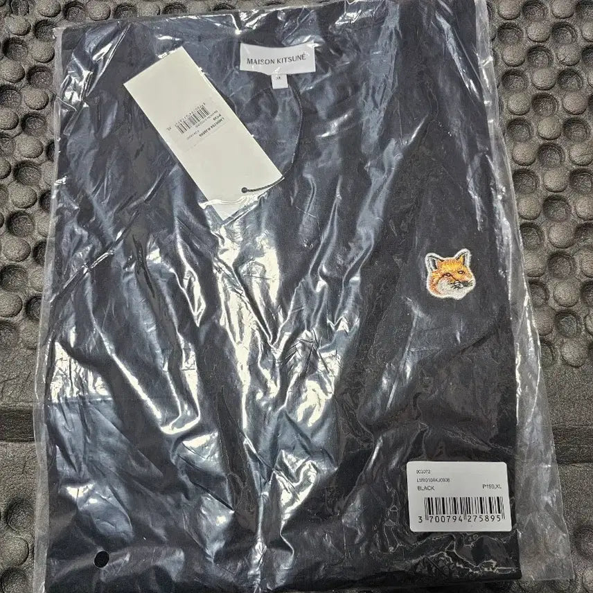 [SOLD OUT] 메종키츠네 폭스 패치 블랙 티셔츠 XL
