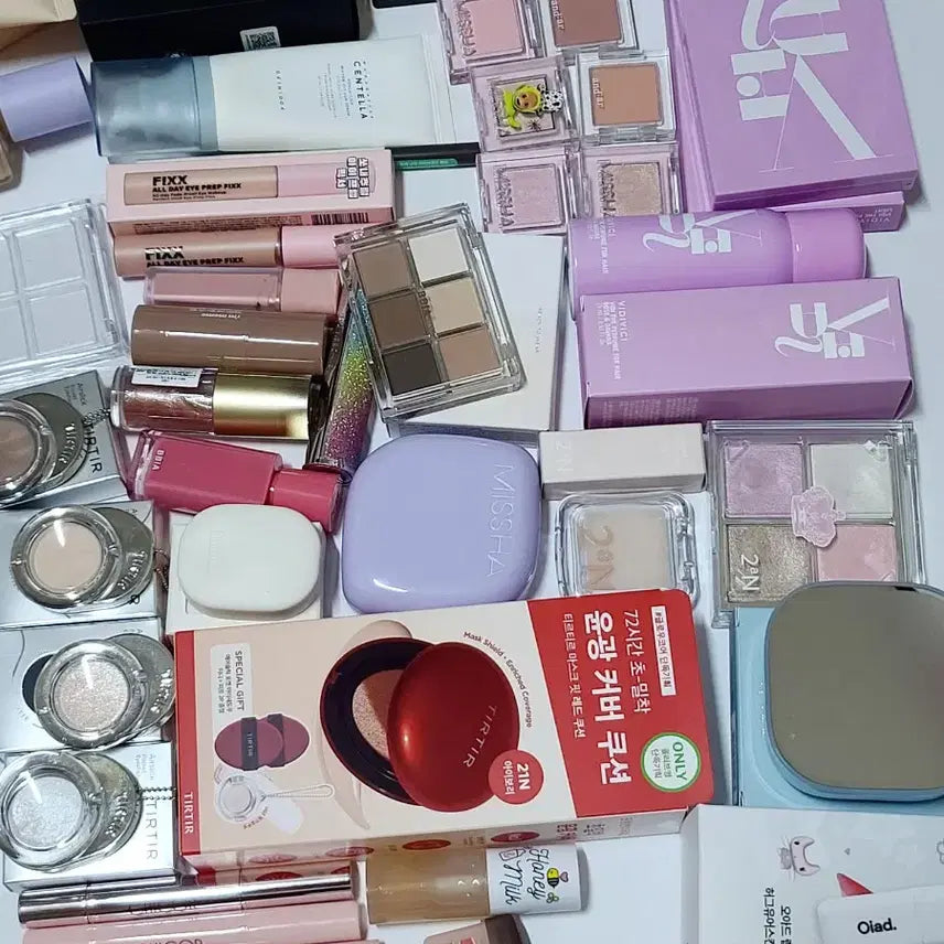 [BUNJANG] Assorted Makeup Bundle Set / (50개) 올리브영 메이크업 색조화장품 묶음 쿠션 틴트 선크림 섀도우