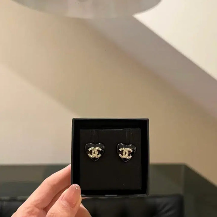 [SOLD OUT] 샤넬 귀걸이 하트 코코마크 CC마크