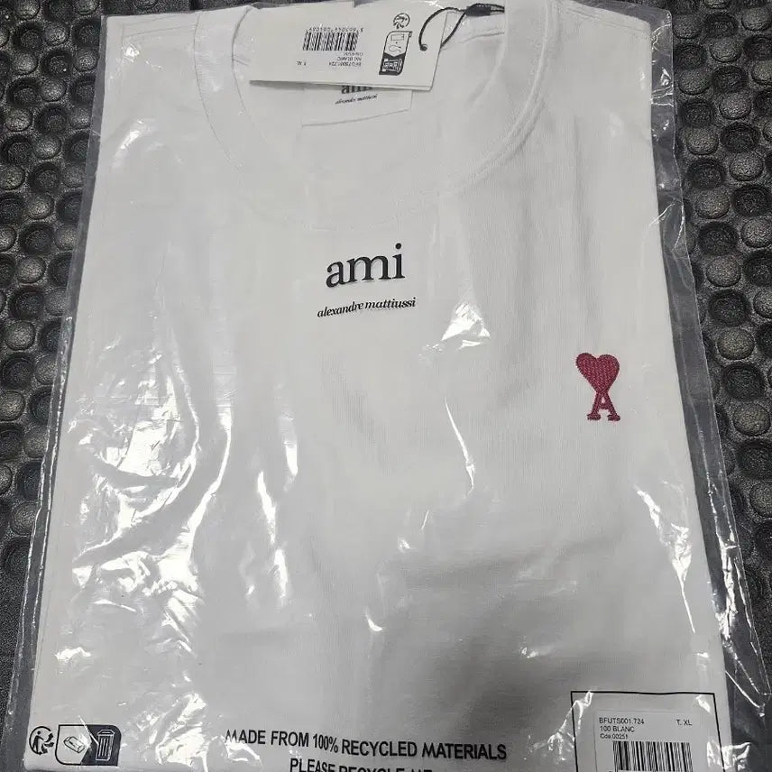 [SOLD OUT] 아미 스몰 하트 로고 반팔 티셔츠 화이트 XL