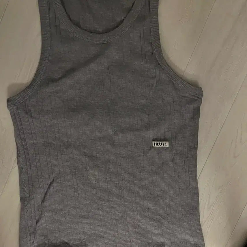 [BUNJANG] HEUTE Sleeveless Tank Top Gray M / HEUTE 슬리브리스 나시 그레이 m