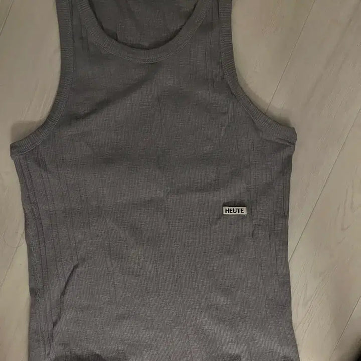 [BUNJANG] HEUTE Sleeveless Tank Top Gray M / HEUTE 슬리브리스 나시 그레이 m
