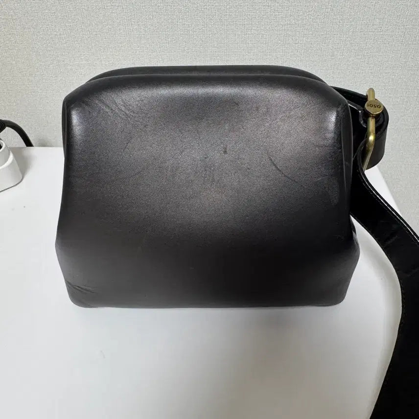 [BUNJANG] Osoi Brot Mini Black Bag / 오소이 미니 브로트 블랙 가방